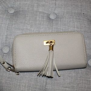 Grey wallet with tassel